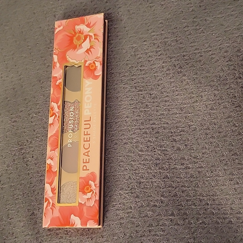 Profusion Cosmetics, Peaceful Peony, 5 Shade Pallet